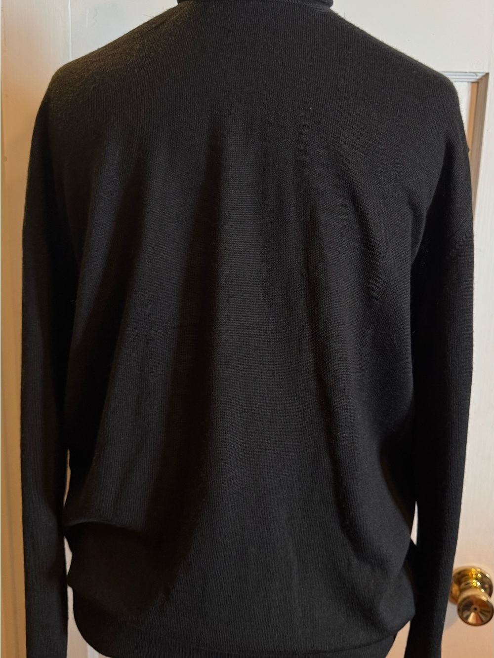 Neiman Marcus Men's Black turtleneck Pullover